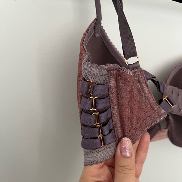 Victoria secret purple bra 32DD - Picture 8 of 10